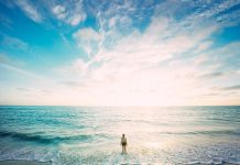Estar en el mar mejora la salud emocional y psicológica