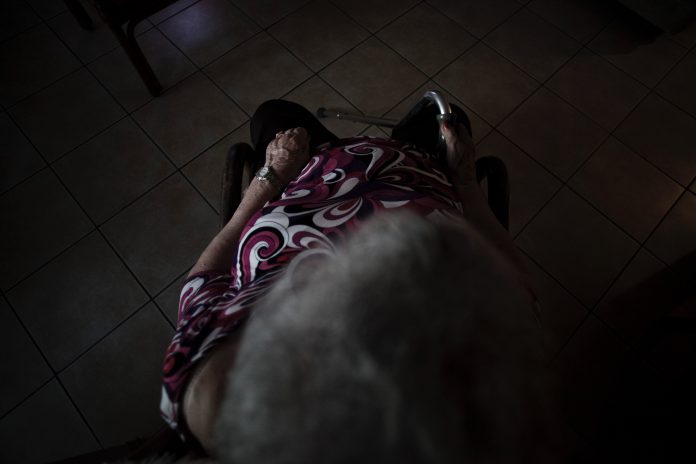Advierten a profesionales estar preparados ante aumento acelerado de personas de la tercera edad