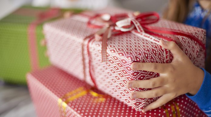 Regalos en exceso no sustituyen el tiempo con los hijos regalos