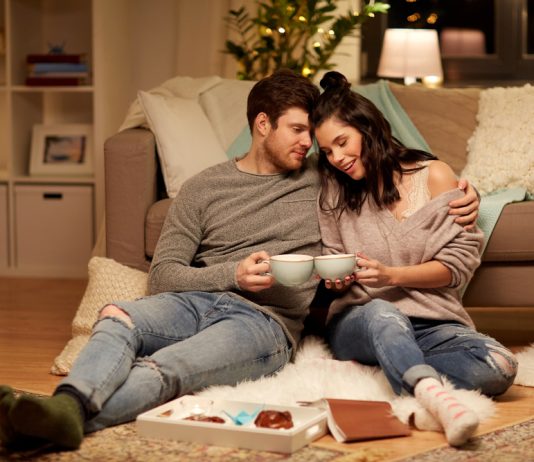 10 consejos para reconectar con tu pareja en las festividades pareja