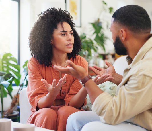 Cuando tu pareja te culpa por todo: cómo reconocer el patrón y proteger tu bienestar emocional culpa